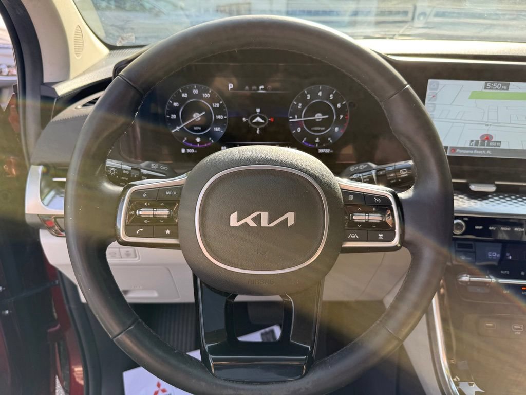 Certified 2024 Kia Carnival SX Prestige FWD image 14