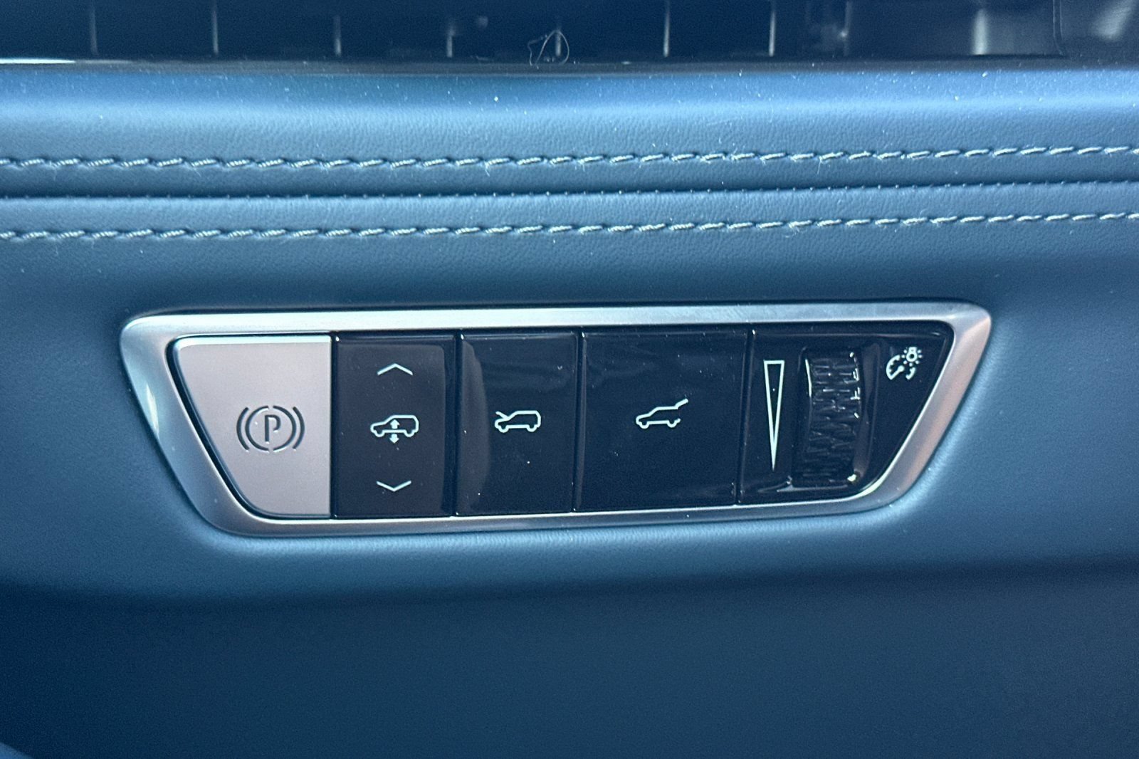 Certified 2026 Cadillac Escalade IQL Luxury AWD/4WD image 40