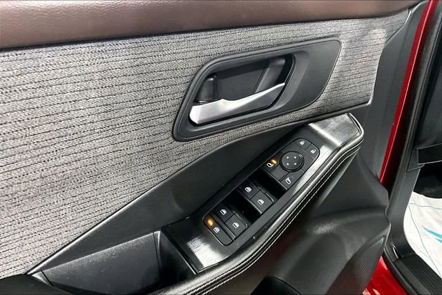 Used 2021 Nissan Rogue SV image 38