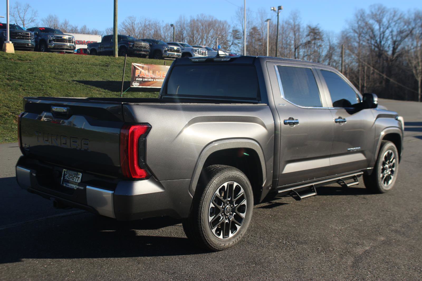 Used 2024 Toyota Tundra Limited w/ Power Package image 7