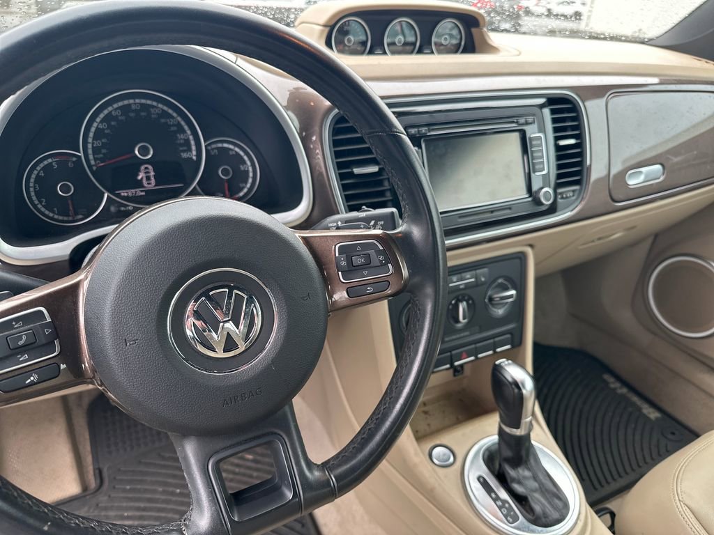 Used 2014 Volkswagen Beetle TDI FWD image 9