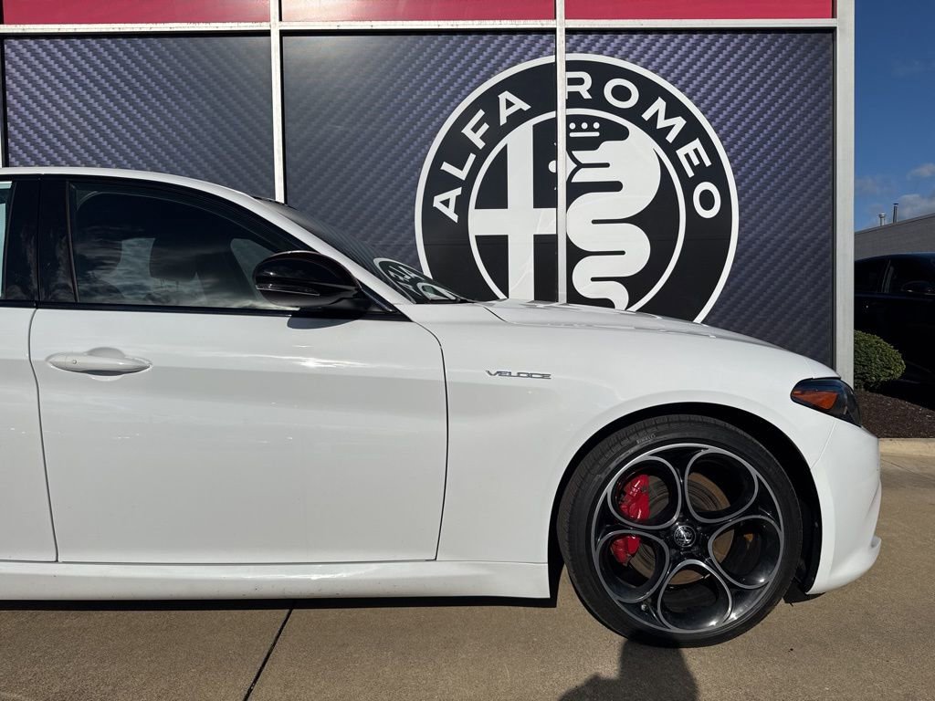 Used 2023 Alfa Romeo Giulia Veloce image 3