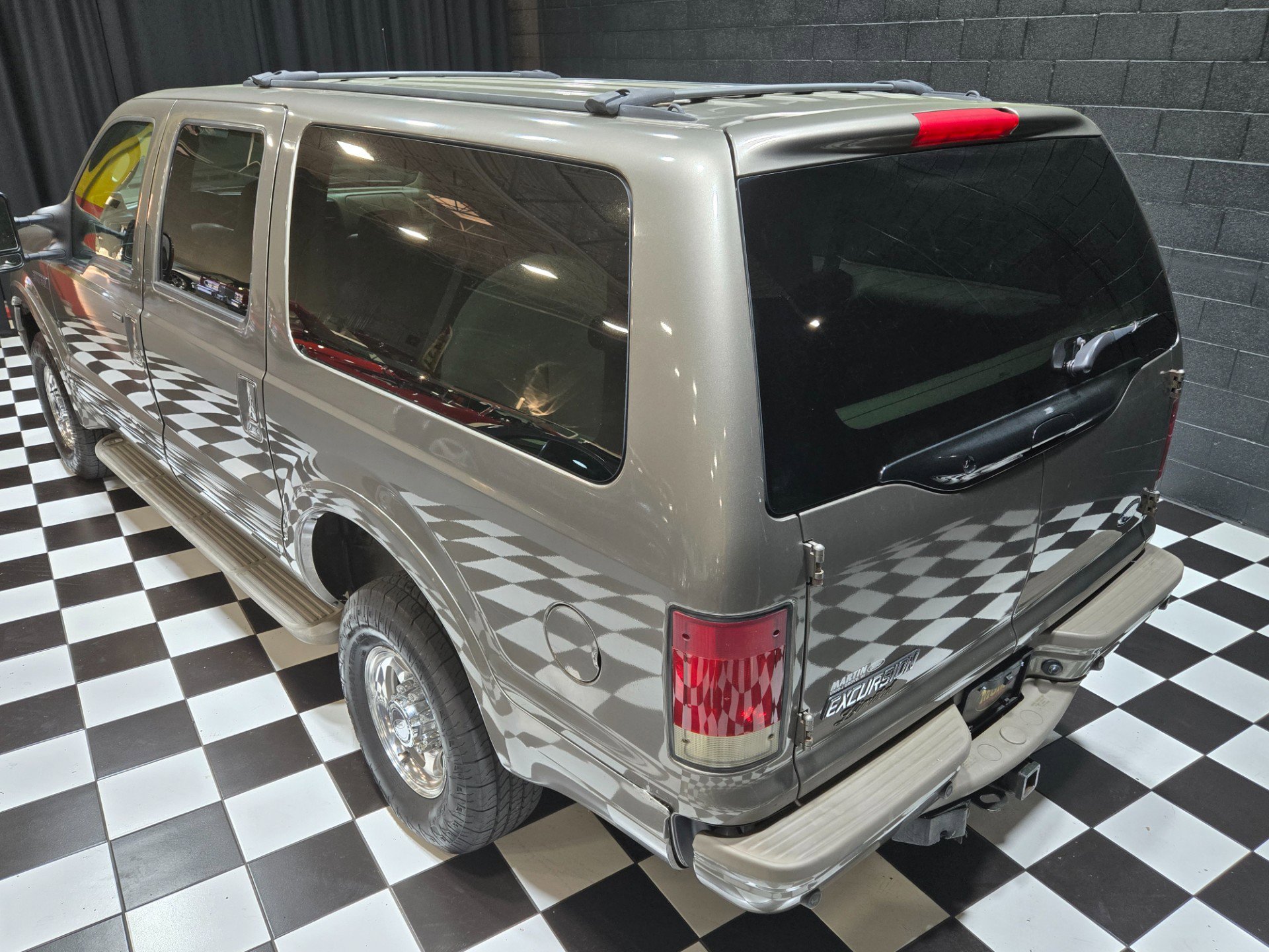 Used 2005 Ford Excursion Limited image 42