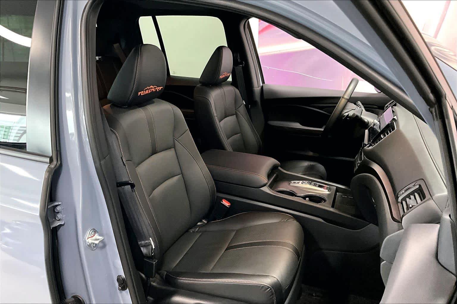 Used 2025 Honda Ridgeline TrailSport image 11