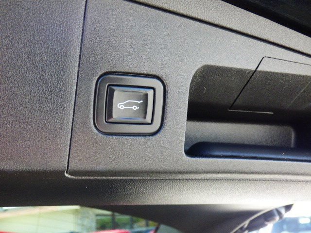 Used 2020 Cadillac XT5 Premium Luxury FWD image 18