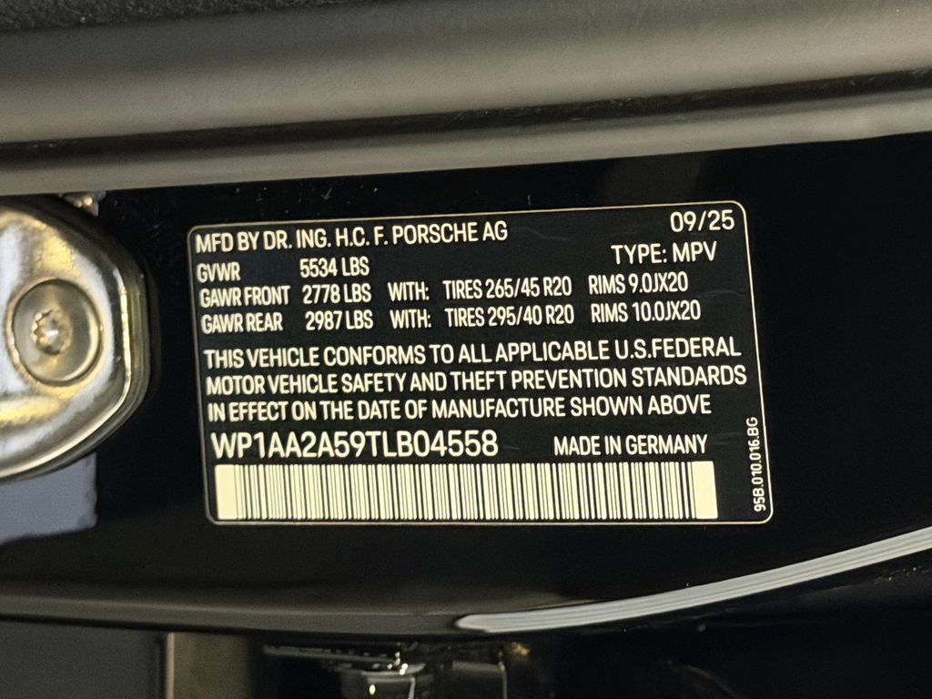 Certified 2026 Porsche Macan AWD/4WD image 25
