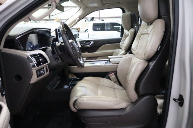 Used 2022 Lincoln Navigator L Reserve RWD image 6