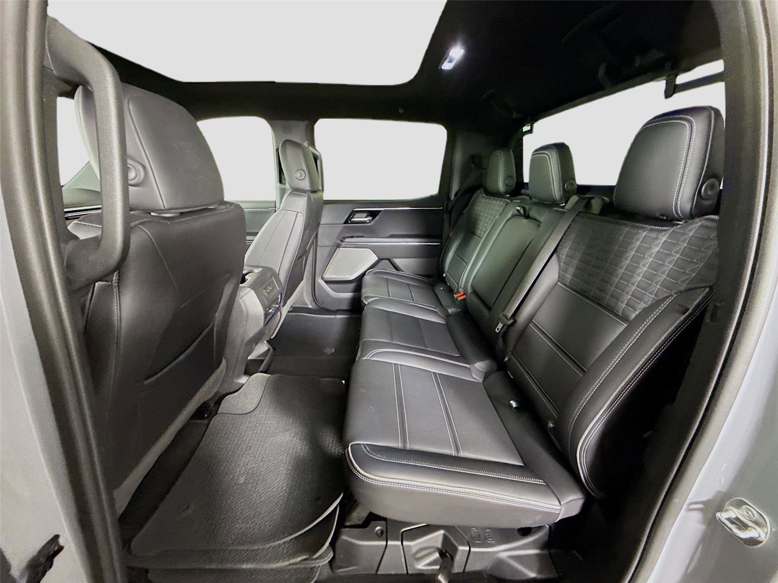 Used 2025 GMC Sierra EV Denali image 19