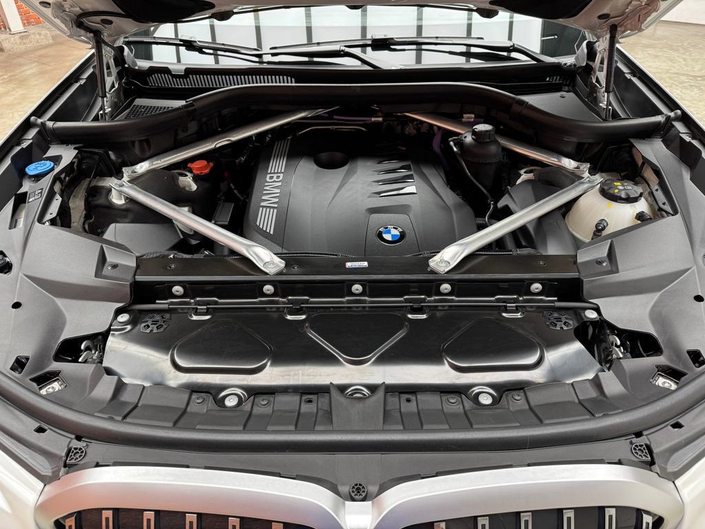 Certified 2024 BMW X7 xDrive40i w/ Climate Comfort Package image 31