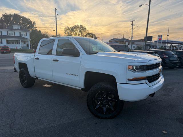 Used 2018 Chevrolet Silverado 1500 Custom w/ Custom Value Package image 2