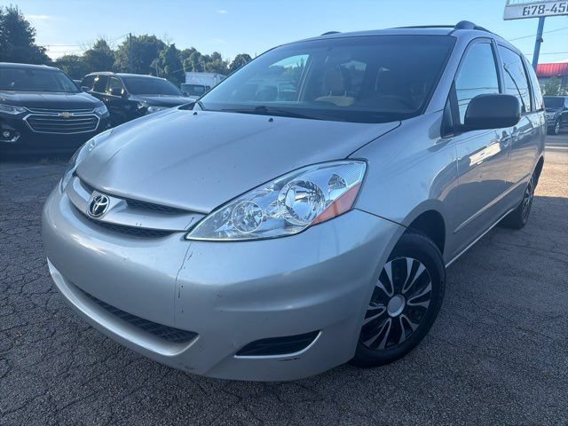 Used 2010 Toyota Sienna LE FWD image 1