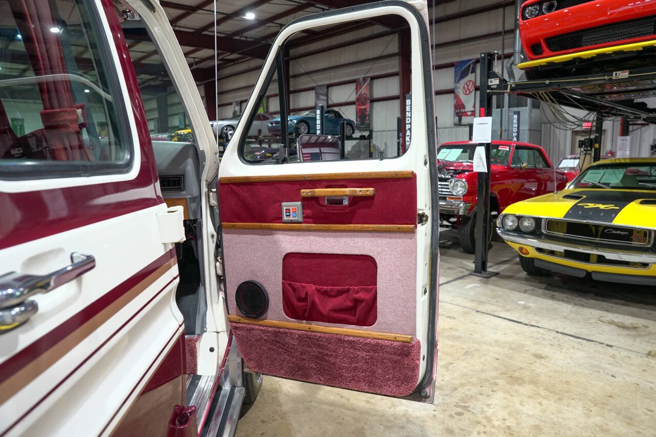 Used 1987 Ford E-150 and Econoline 150 RWD image 39