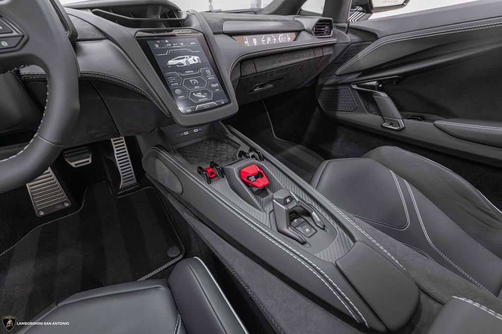 Used 2026 Lamborghini Revuelto AWD/4WD image 37