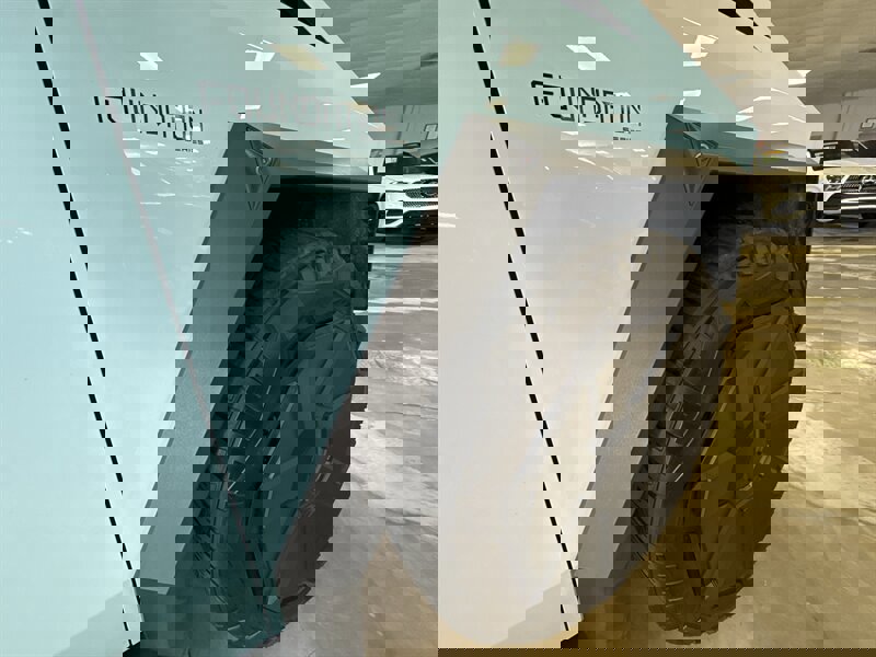 Used 2024 Tesla Cybertruck AWD Crew Cab image 11