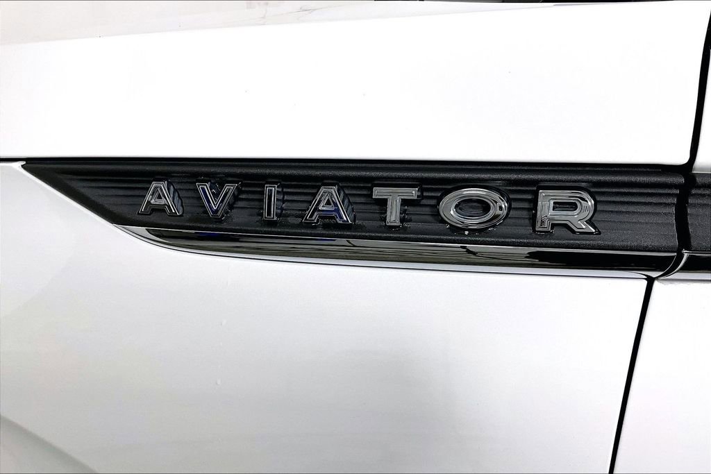 Used 2021 Lincoln Aviator Reserve w/ Equipment Group 201A image 14