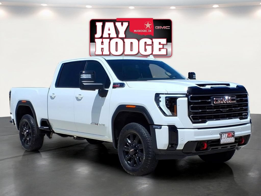 Used 2025 GMC Sierra 2500 AT4 AWD/4WD image 1