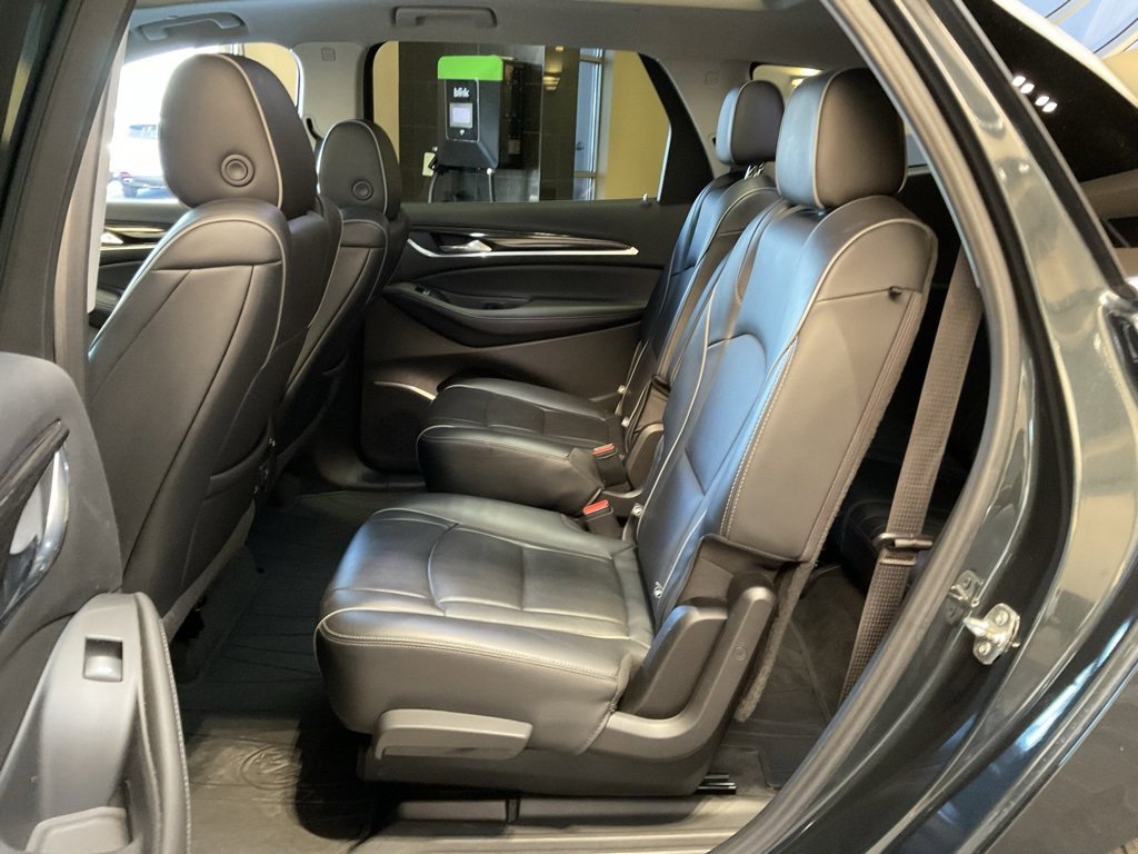 Used 2021 Buick Enclave Avenir w/ Avenir Technology Package image 22