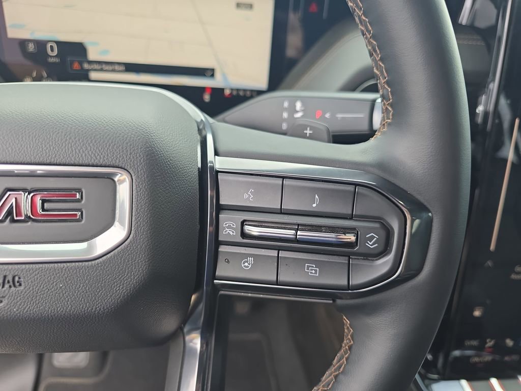 Used 2025 GMC Yukon XL AT4 w/ AT4 Premium Package AWD/4WD image 19