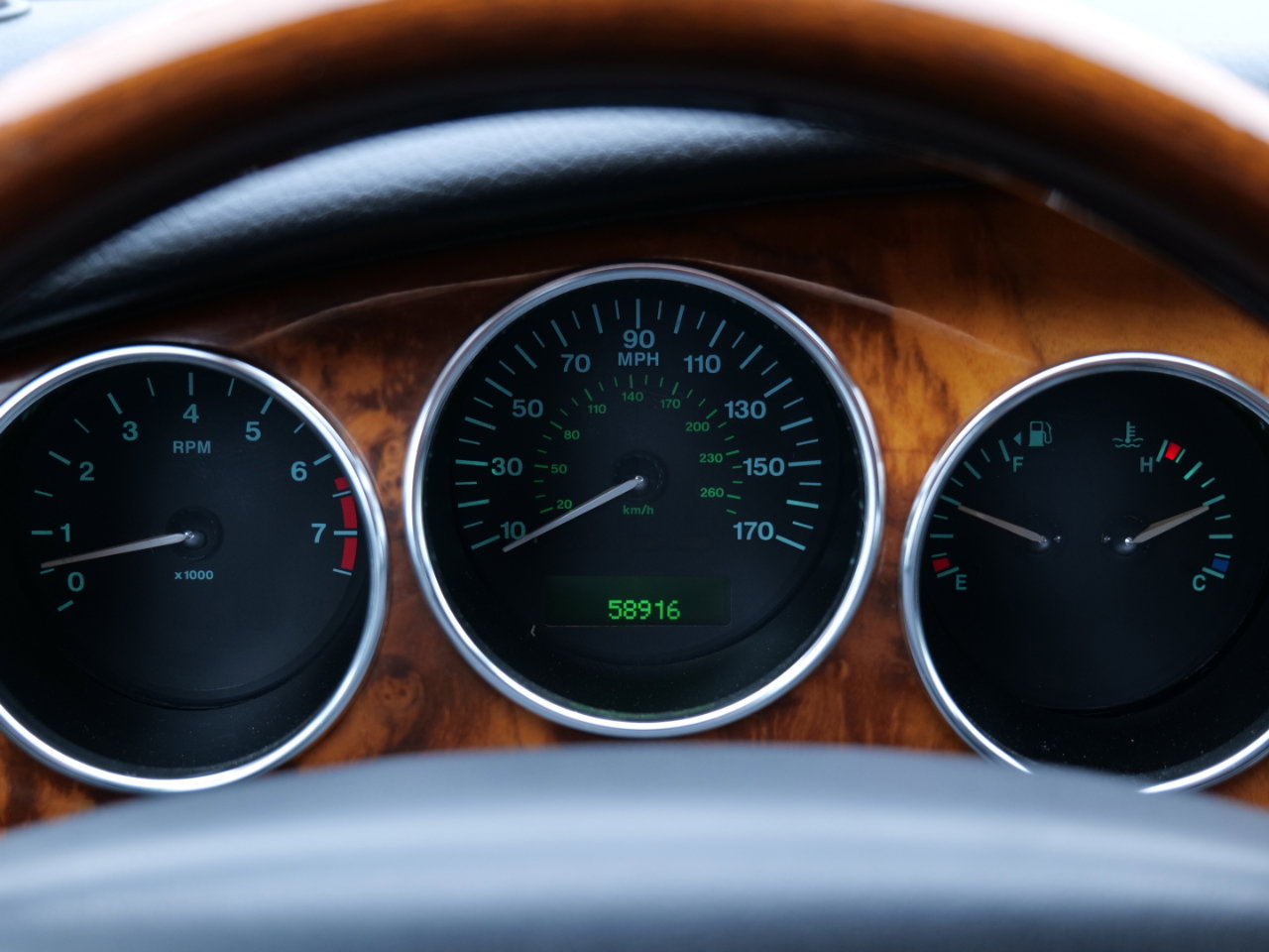 Used 2004 Jaguar XK8 Coupe image 22