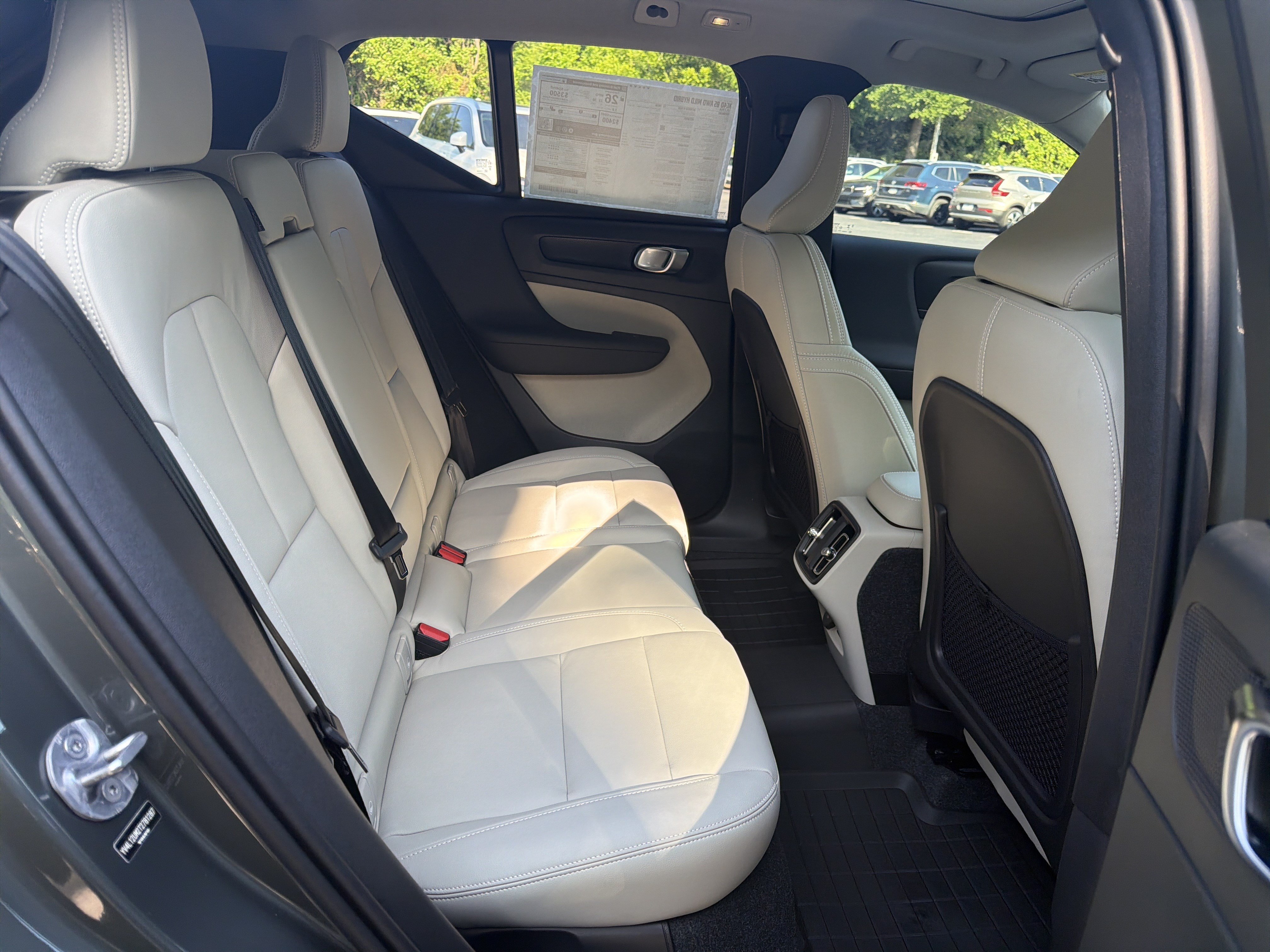 New 2026 Volvo XC40 B5 Ultra w/ Protection Package Premier AWD/4WD image 34