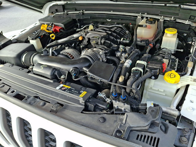 Used 2022 Jeep Gladiator Rubicon w/ Trailer Tow Package AWD/4WD image 29