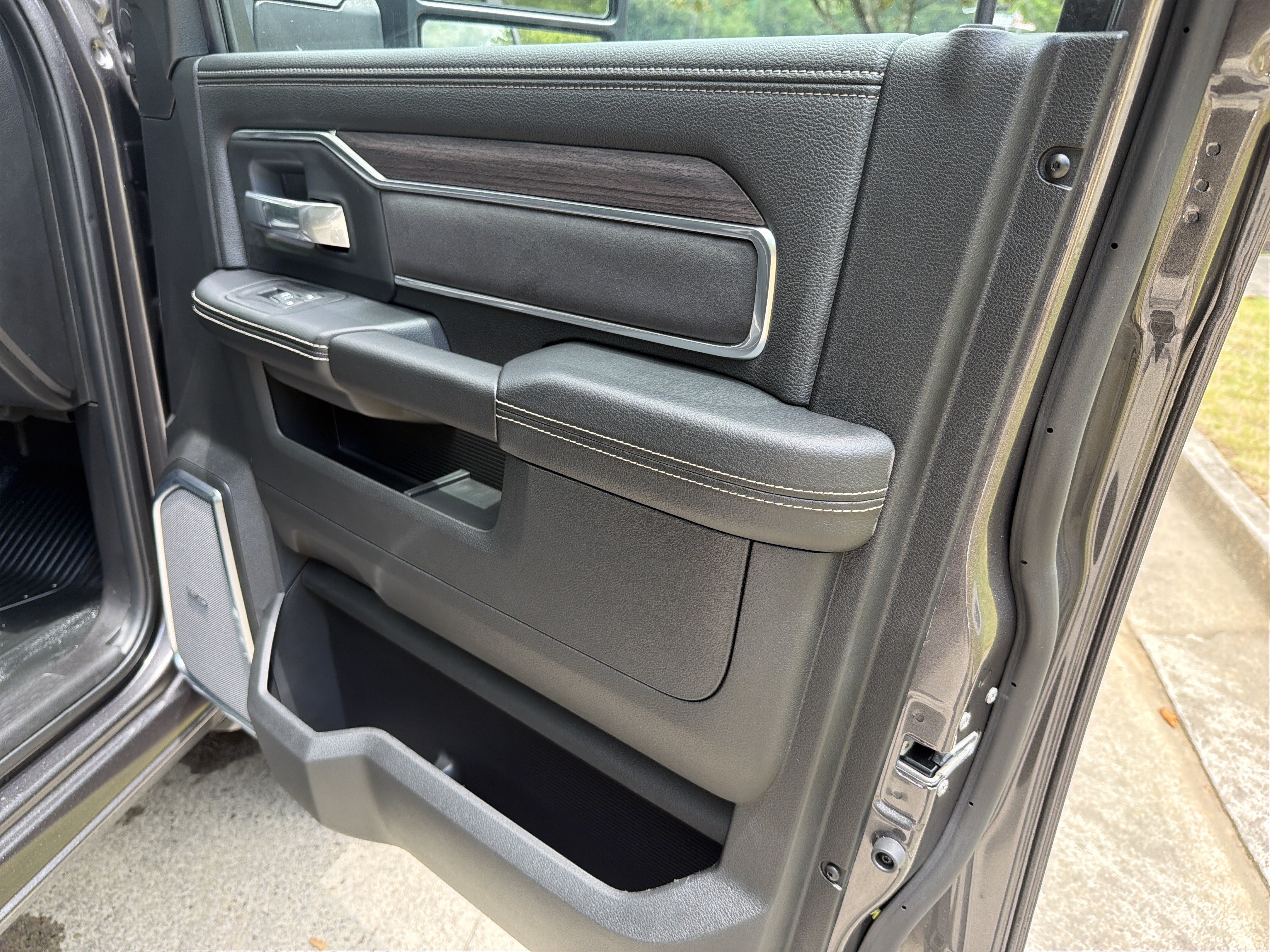New 2026 RAM 5500 4x4 Crew Cab w/ Laramie Trim Package image 14
