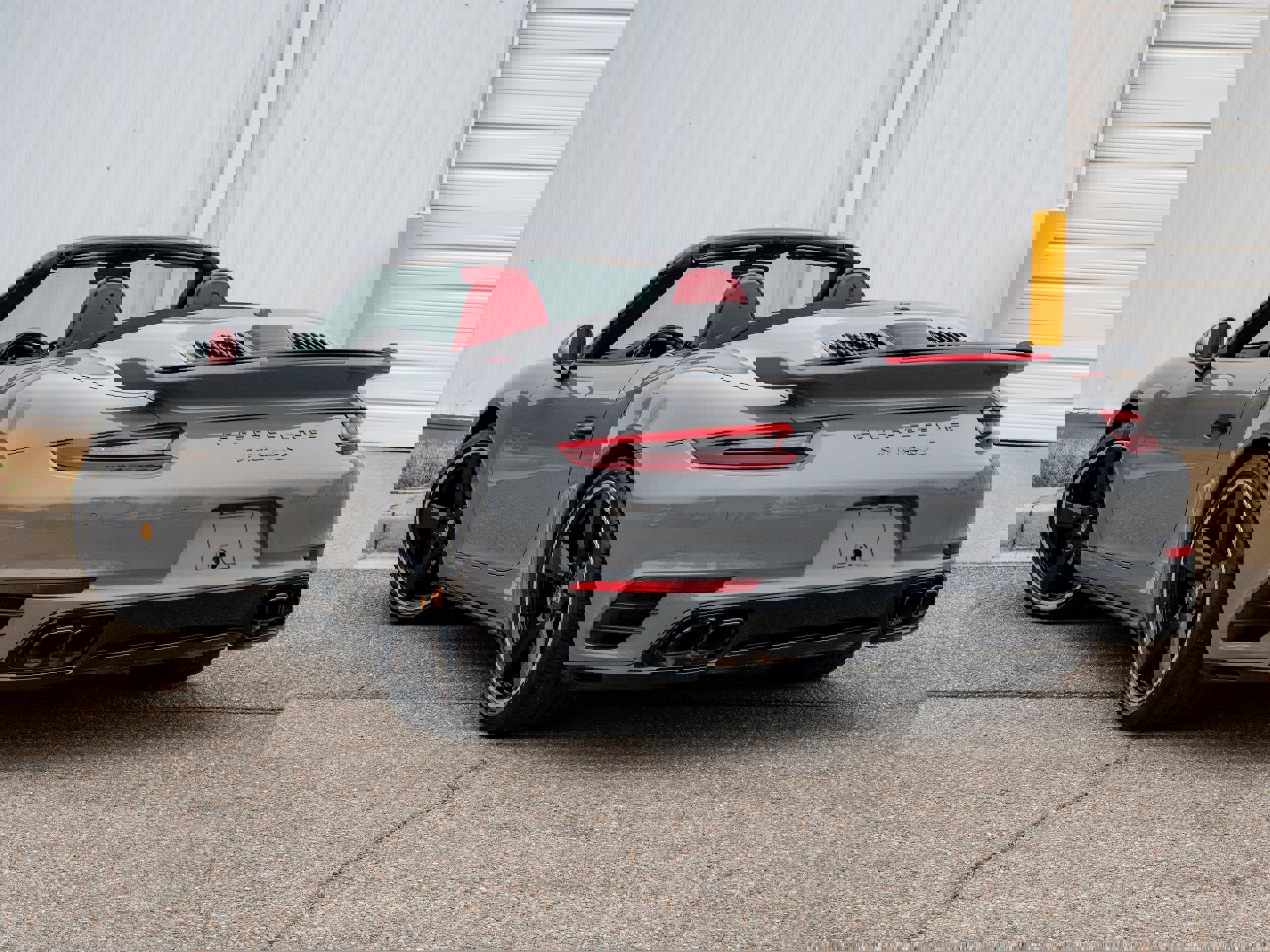 Used 2017 Porsche 911 Turbo S image 2