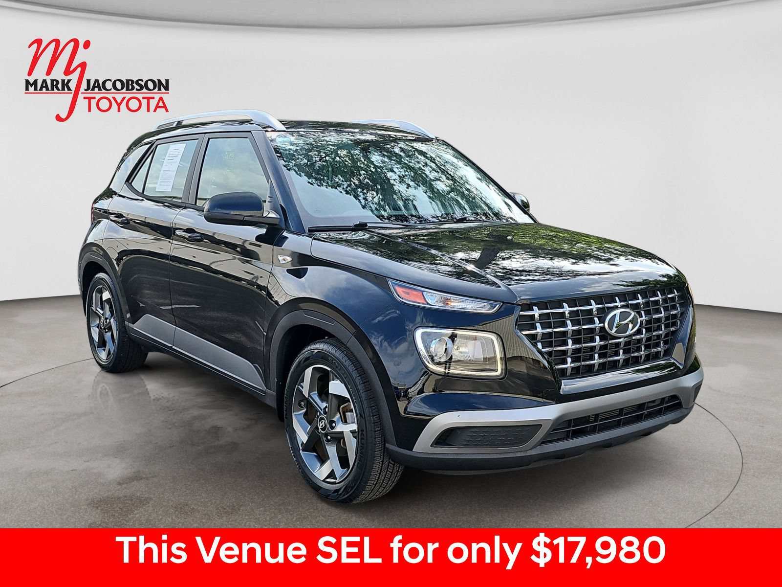 Used 2022 Hyundai Venue SEL FWD image 5