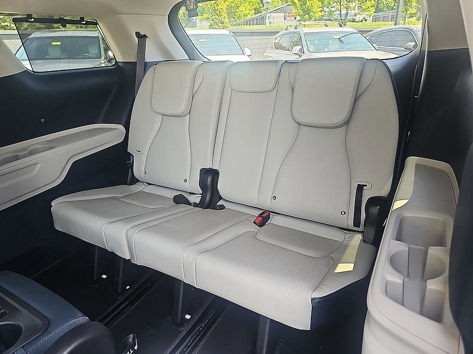 Used 2025 Kia Carnival SX FWD image 34