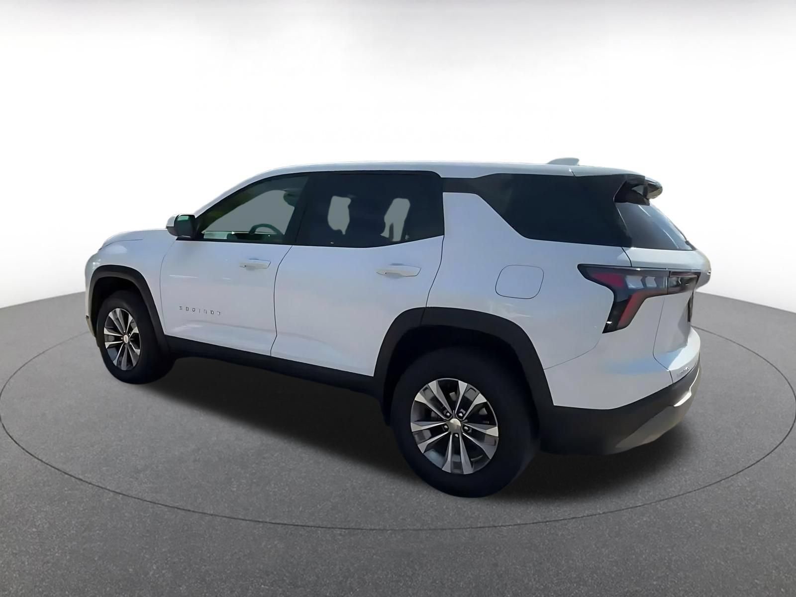 Used 2025 Chevrolet Equinox LT FWD image 9