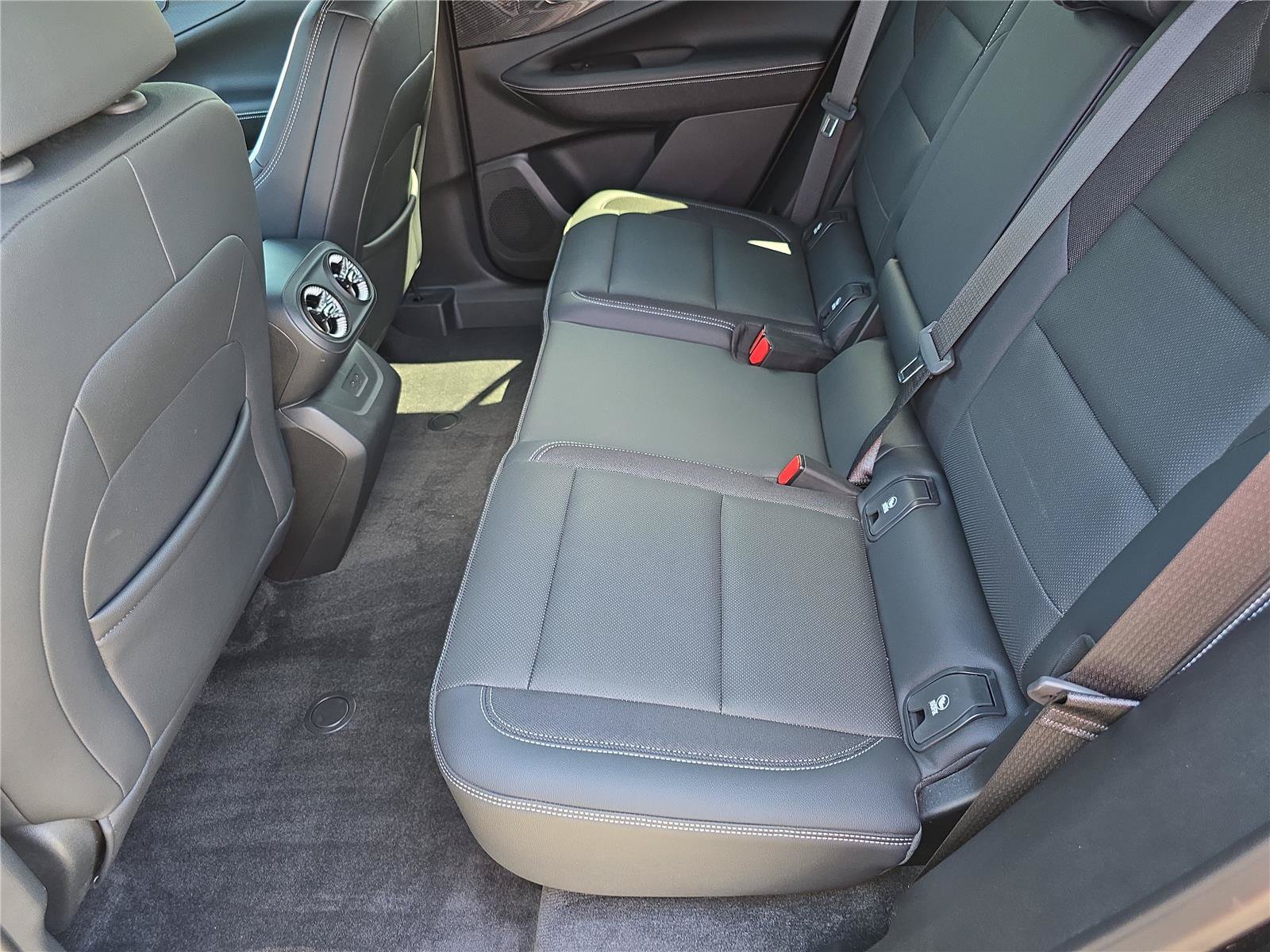 Used 2024 Chevrolet Blazer EV LT AWD/4WD image 15
