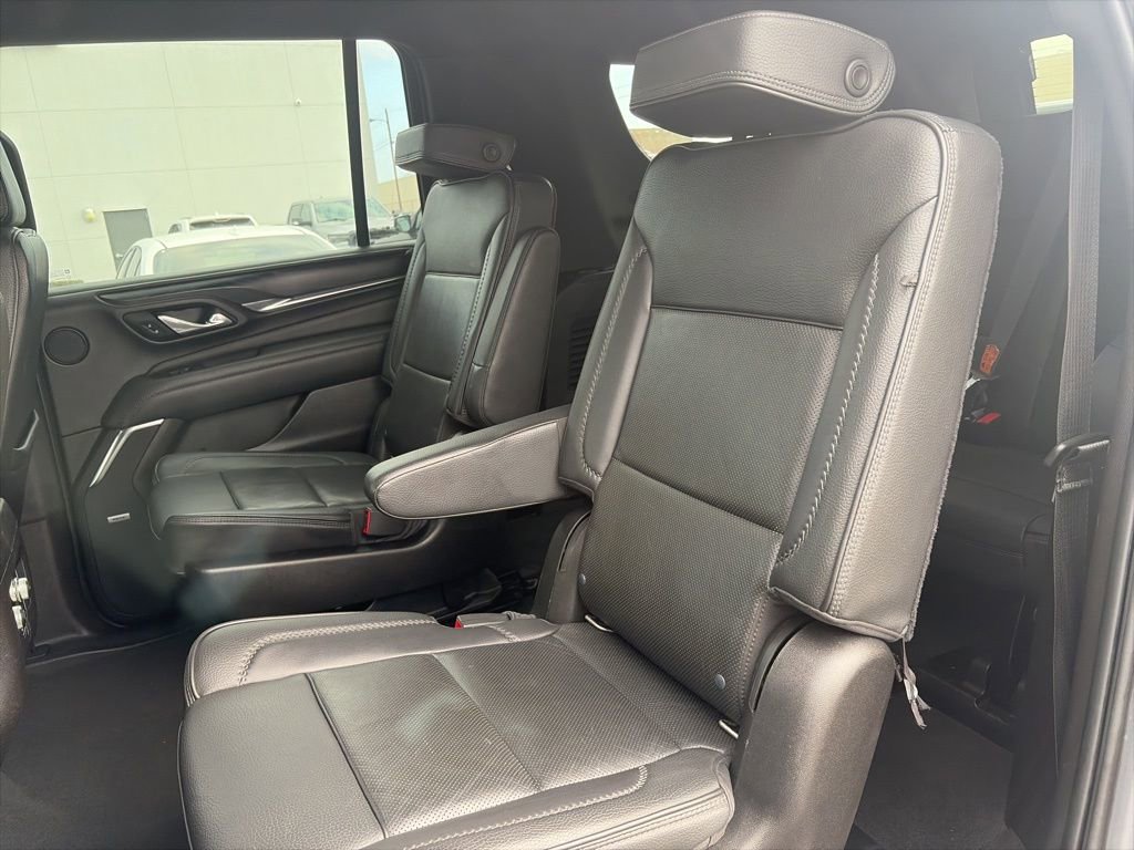 Used 2021 GMC Yukon XL Denali image 12