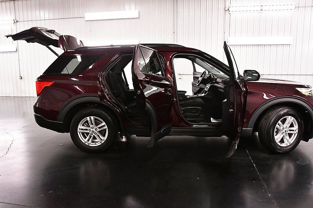 Used 2022 Ford Explorer XLT AWD/4WD image 34