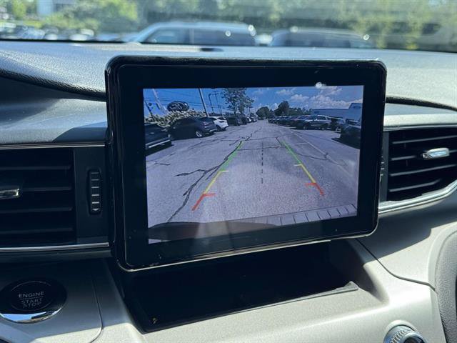 Used 2023 Ford Explorer XLT w/ Equipment Group 202A AWD/4WD image 19