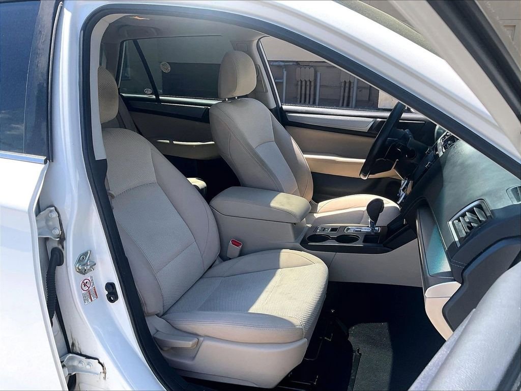 Used 2018 Subaru Outback 2.5i Premium AWD/4WD image 11