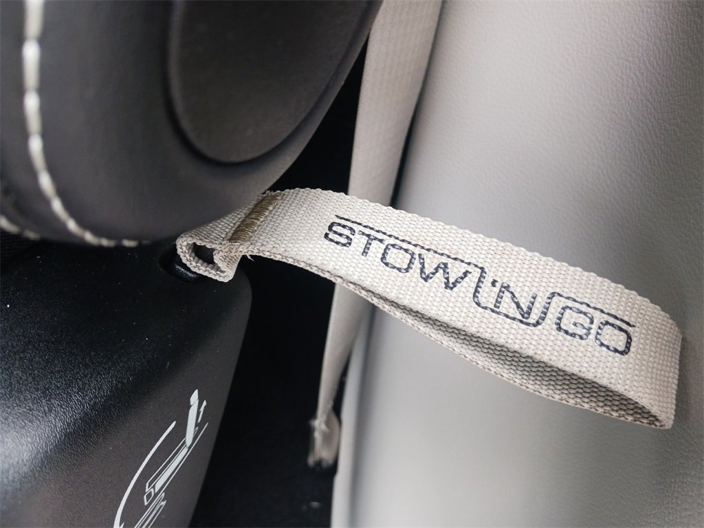 Used 2024 Chrysler Pacifica Touring-L image 28