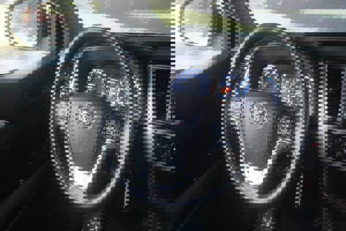 Used 2017 Toyota Highlander LE image 45