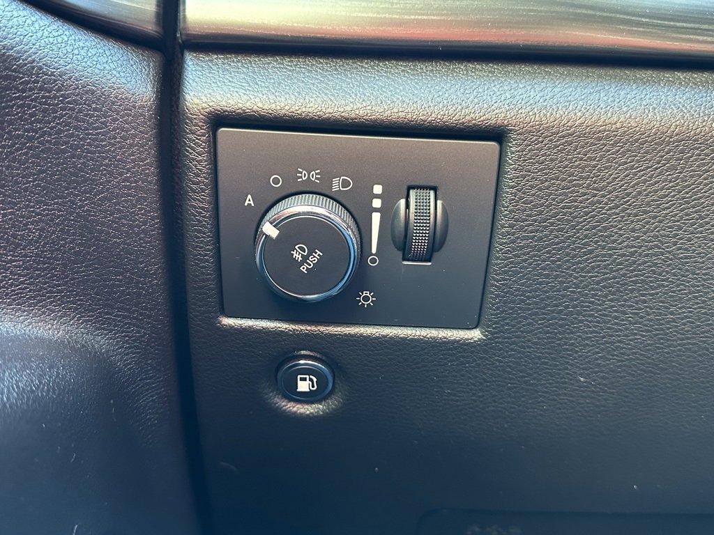 Used 2022 Jeep Grand Cherokee Laredo X image 25