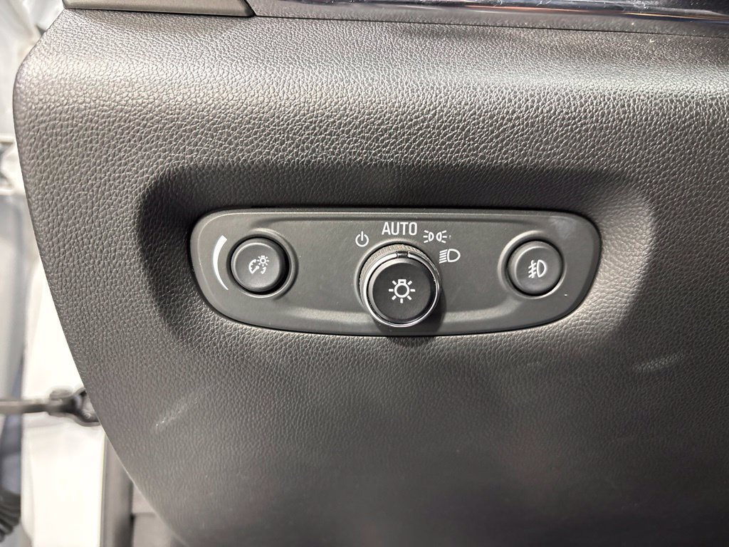 Used 2019 Chevrolet Traverse LT w/ LPO, Floor Liner Package AWD/4WD image 29