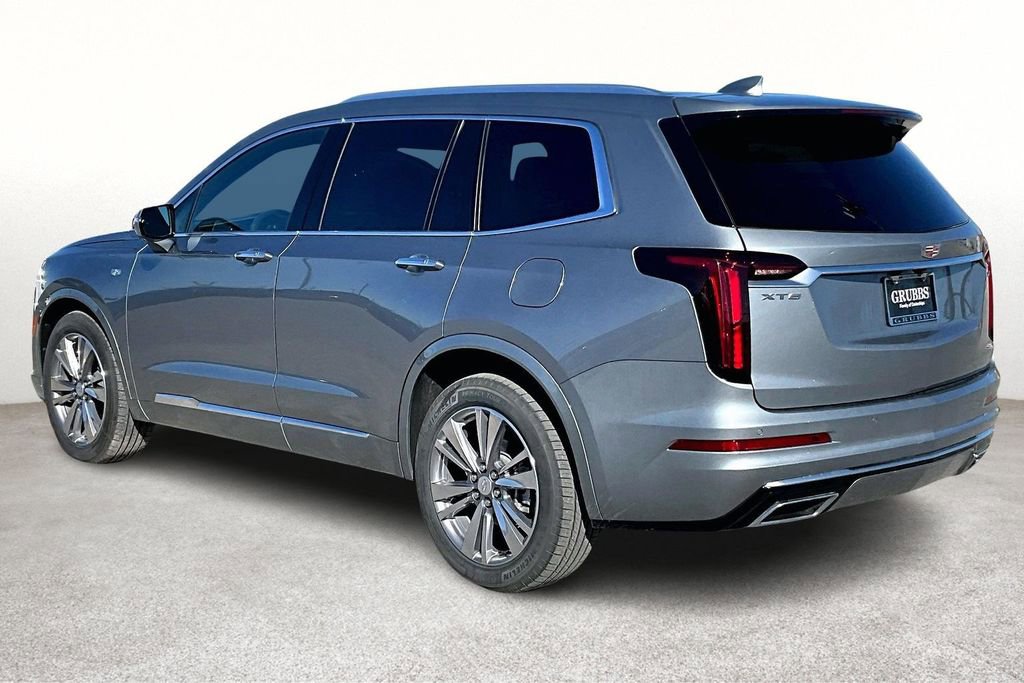 Used 2025 Cadillac XT6 Premium Luxury image 16
