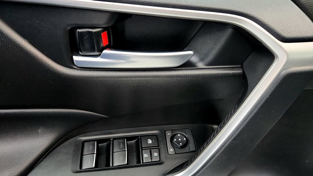 Certified 2025 Toyota RAV4 XLE AWD/4WD image 23