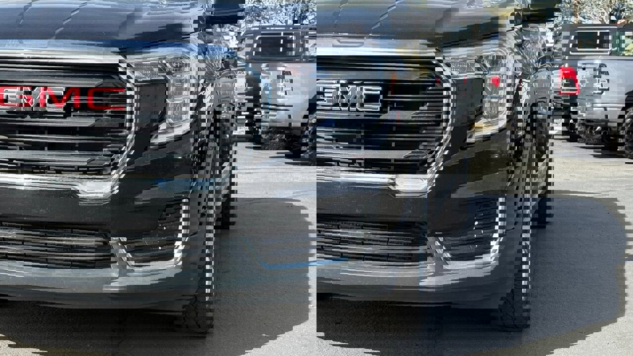 Used 2022 GMC Terrain SLE w/ Driver Convenience Package image 6