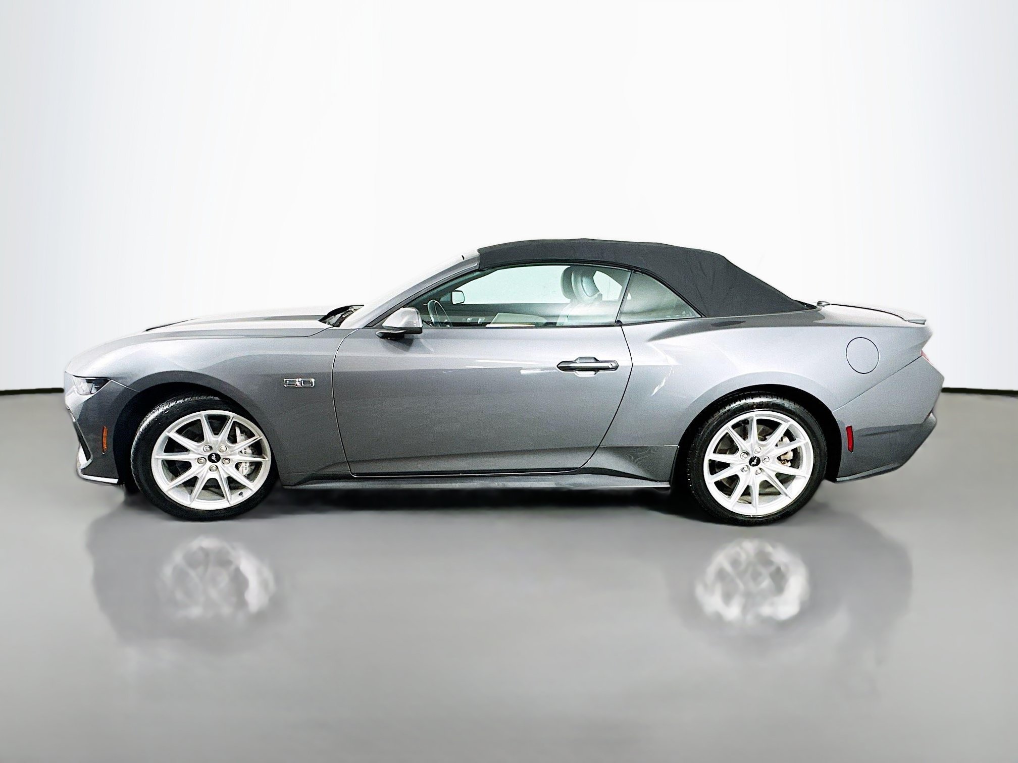 Used 2024 Ford Mustang GT Premium RWD image 4