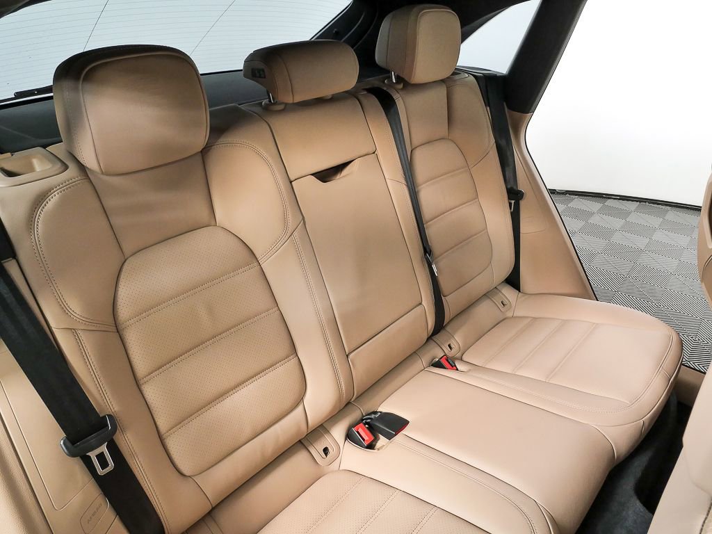 Certified 2025 Porsche Macan GTS image 23