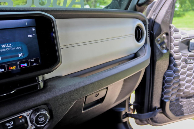 Used 2025 Jeep Gladiator Sport AWD/4WD image 72
