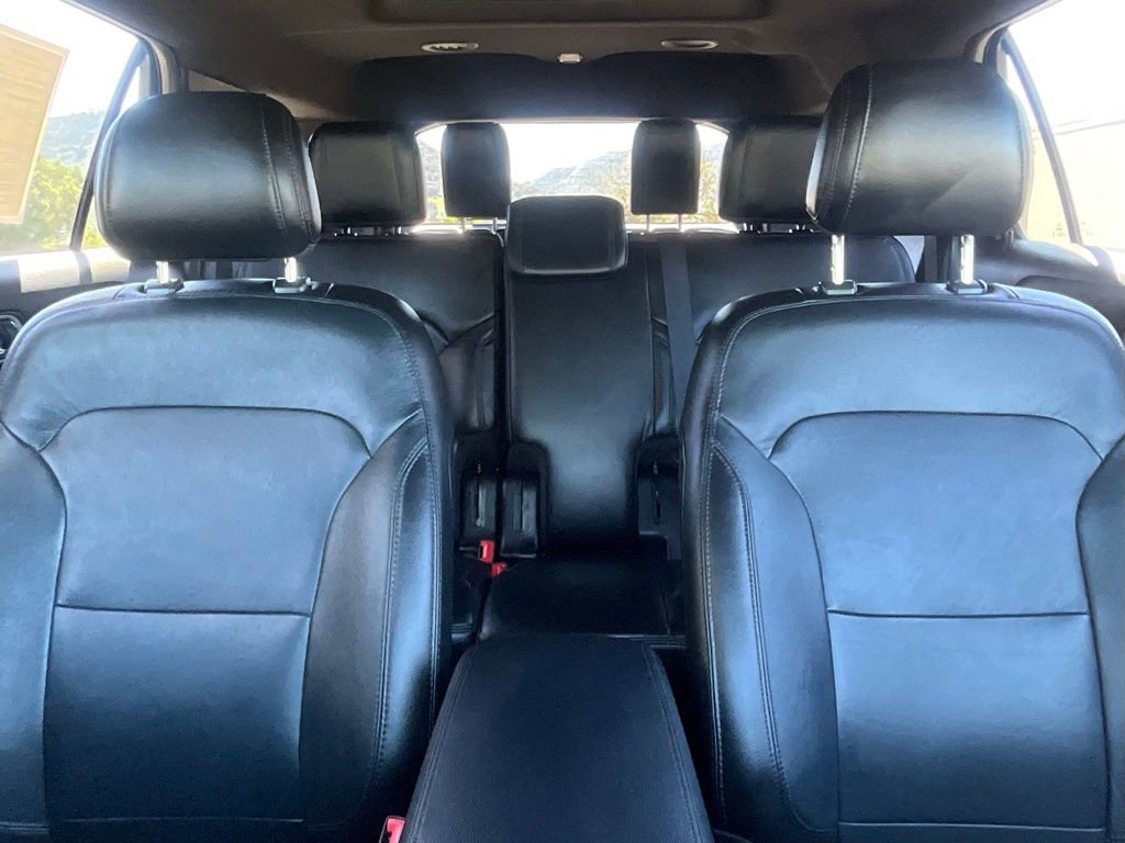 Used 2017 Ford Explorer XLT w/ Equipment Group 202A image 28