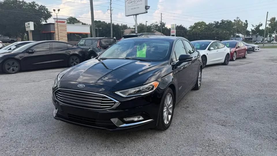Used 2017 Ford Fusion Energi Titanium FWD image 8