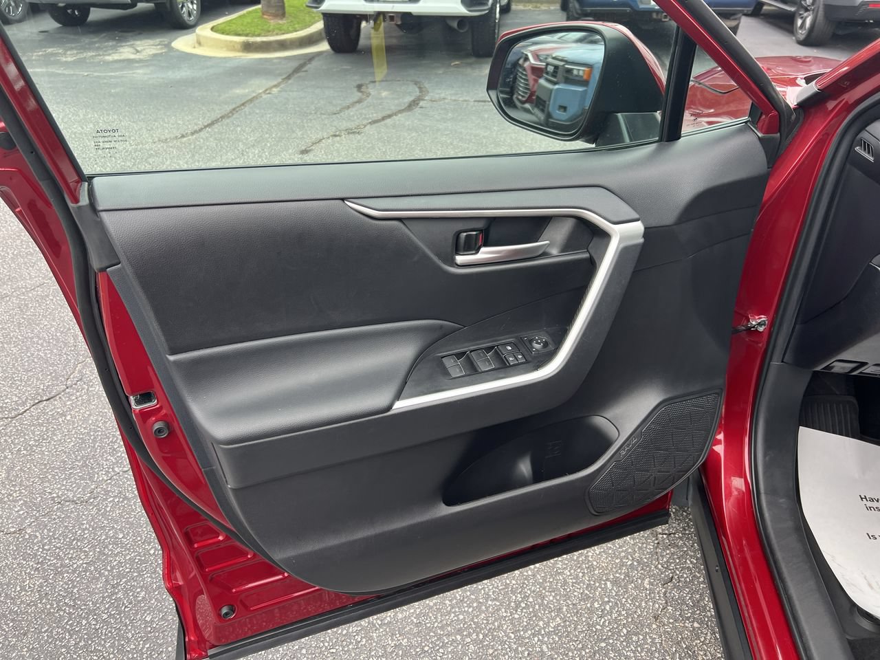 Used 2023 Toyota RAV4 XLE w/ Convenience Package FWD image 14