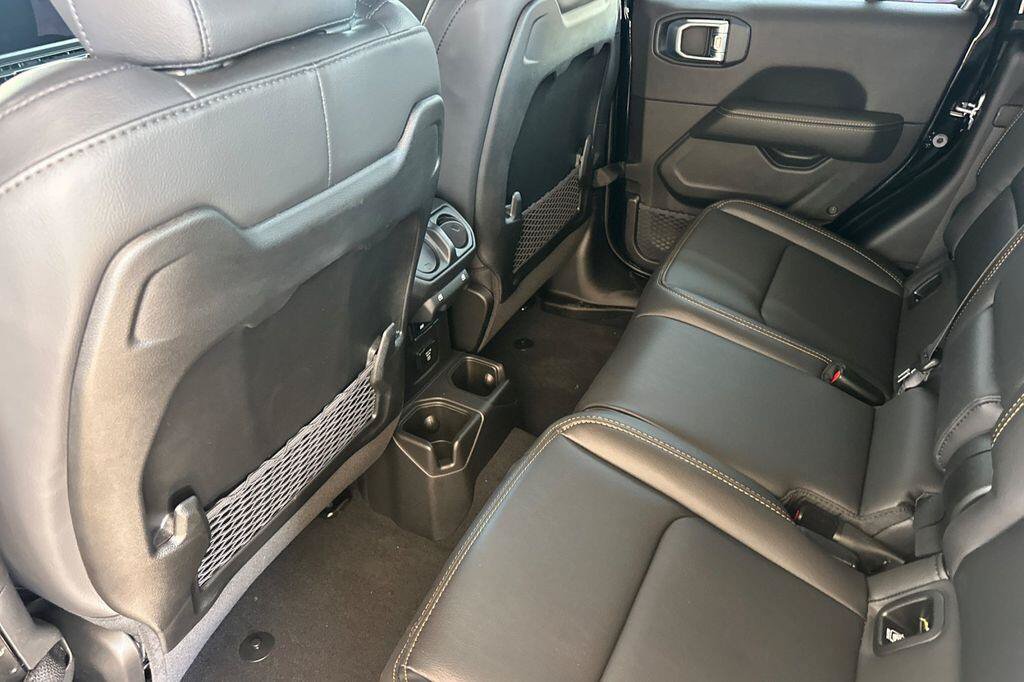 New 2026 Jeep Gladiator Sport AWD/4WD image 12