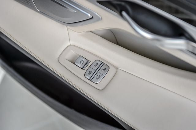 Used 2018 BMW 740i xDrive AWD/4WD image 55